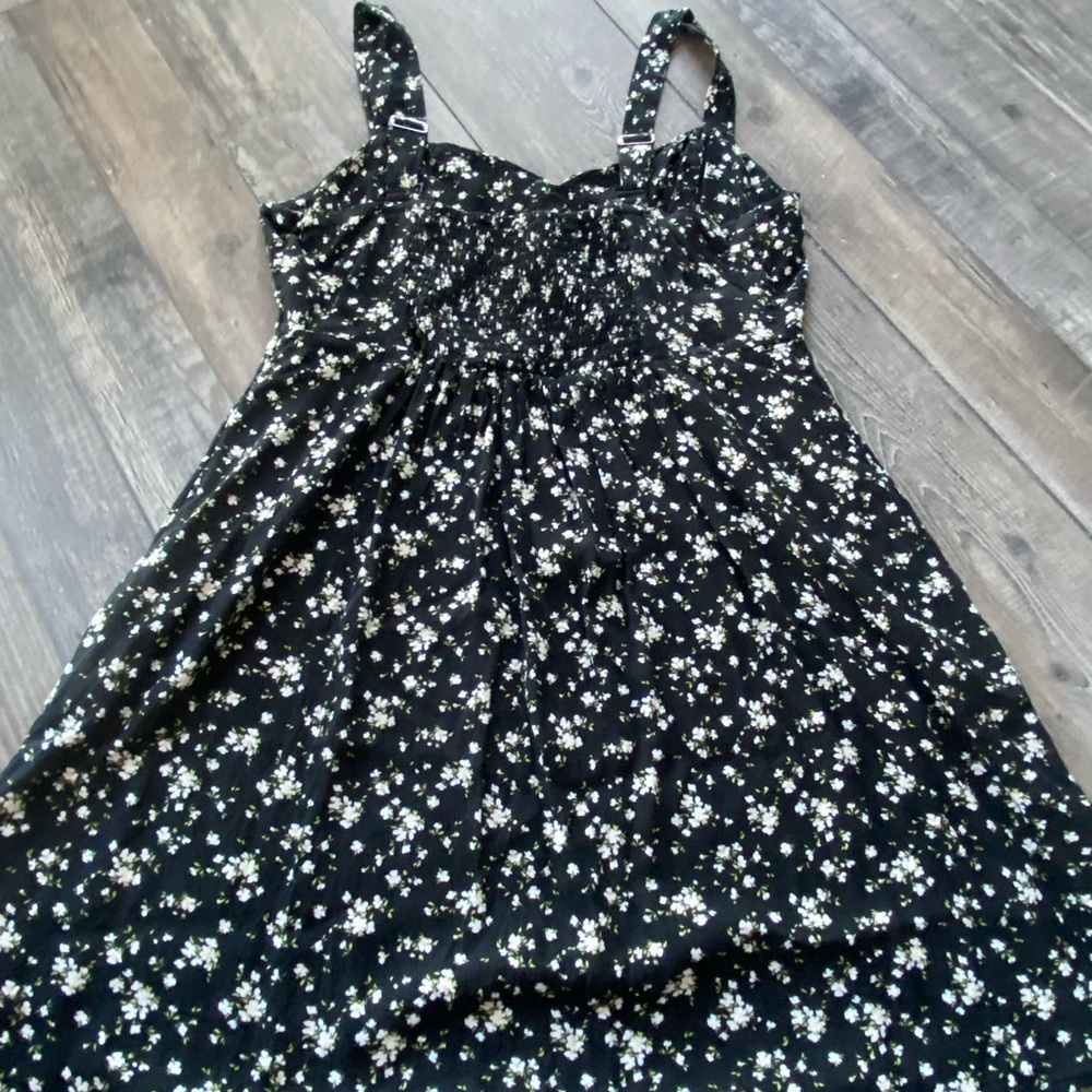 Women’s Old Navy Floral Sun Dress - Picture 4 of 5